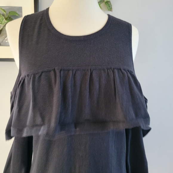 Lilly Pulitzer Burke Onyx Metallic Pullover Cold Shoulder Ruffle Sweater Black M - Picture 4 of 10